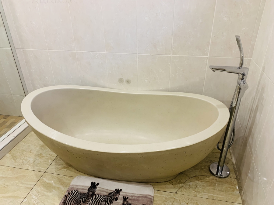 8 Bedroom Property for Sale in Aerorand Mpumalanga