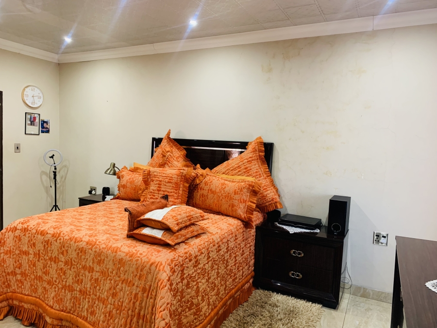 8 Bedroom Property for Sale in Aerorand Mpumalanga