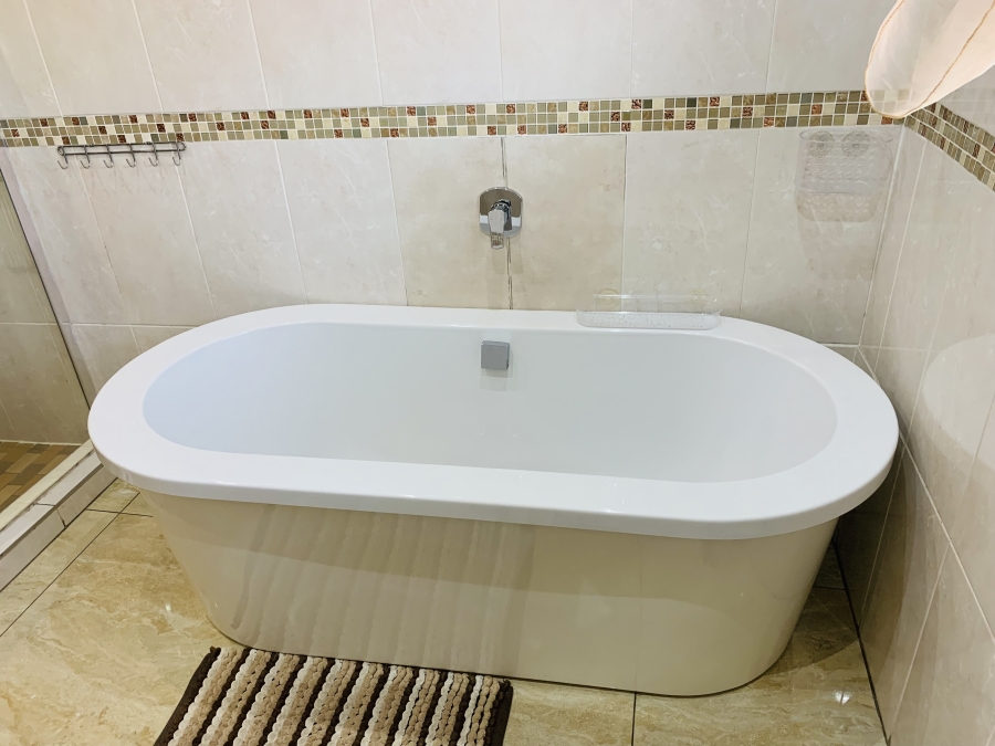 8 Bedroom Property for Sale in Aerorand Mpumalanga