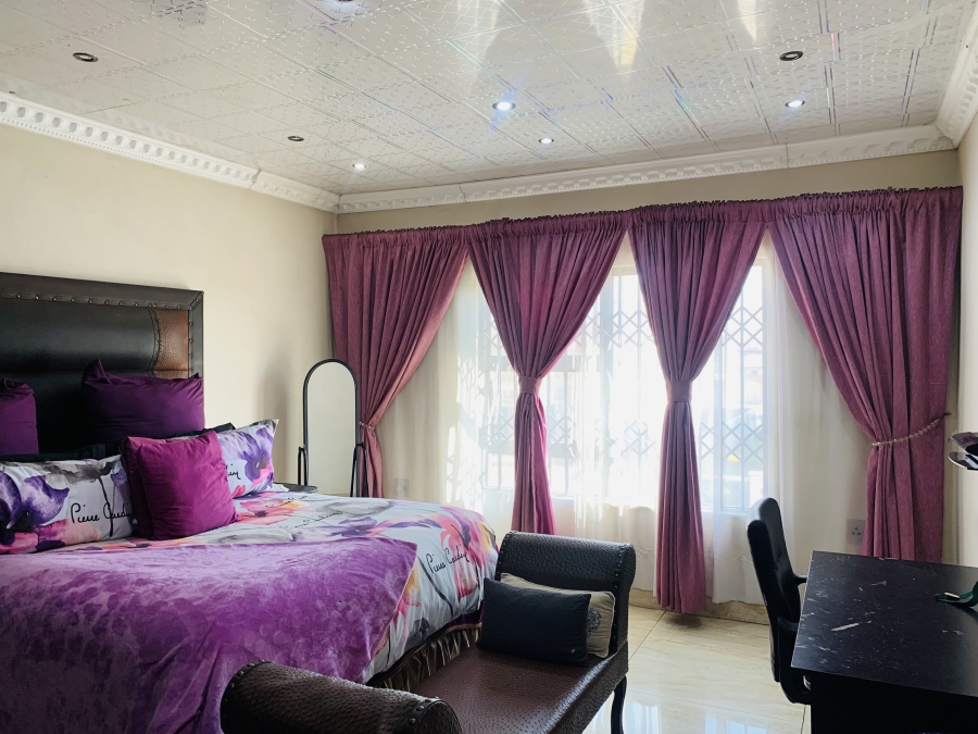 8 Bedroom Property for Sale in Aerorand Mpumalanga