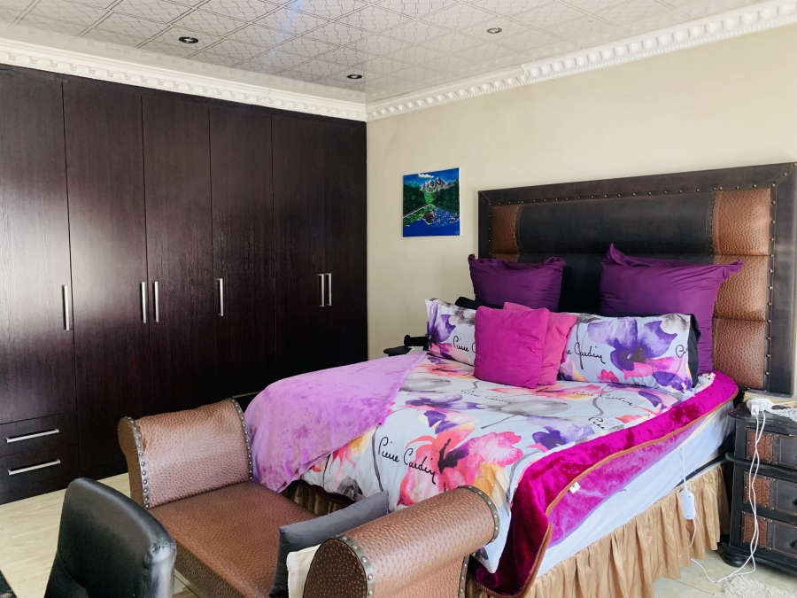 8 Bedroom Property for Sale in Aerorand Mpumalanga