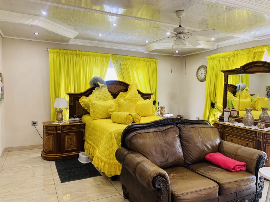 8 Bedroom Property for Sale in Aerorand Mpumalanga