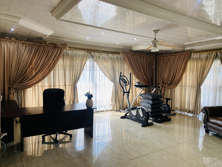 8 Bedroom Property for Sale in Aerorand Mpumalanga