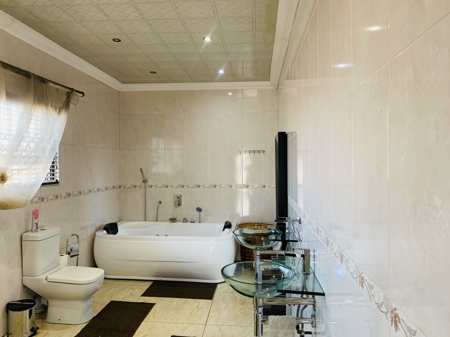 8 Bedroom Property for Sale in Aerorand Mpumalanga
