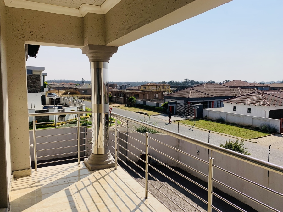 8 Bedroom Property for Sale in Aerorand Mpumalanga