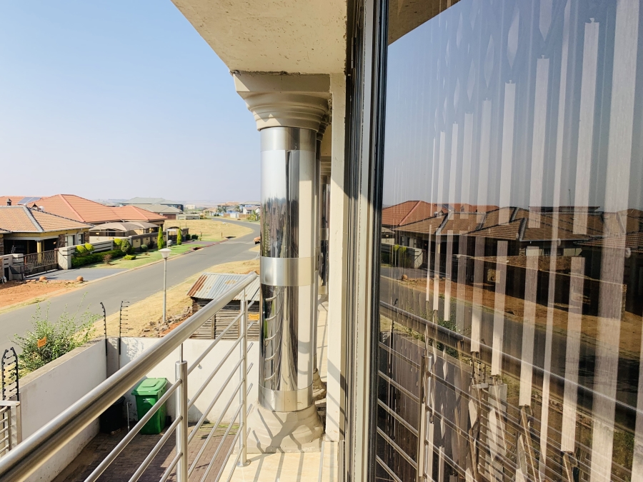 8 Bedroom Property for Sale in Aerorand Mpumalanga