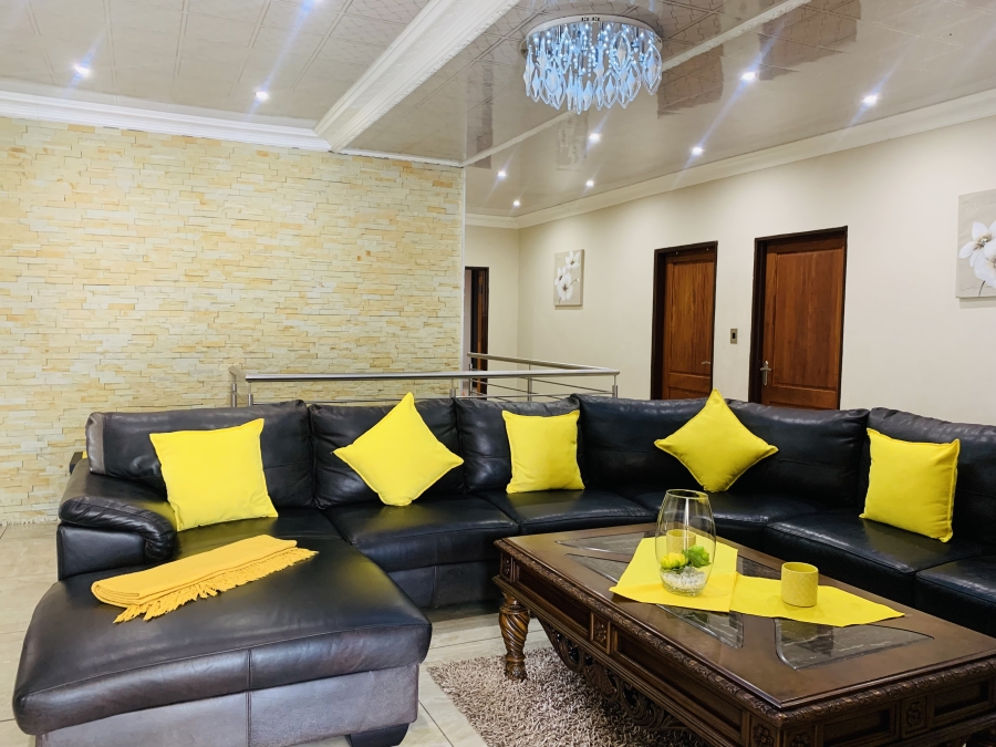 8 Bedroom Property for Sale in Aerorand Mpumalanga