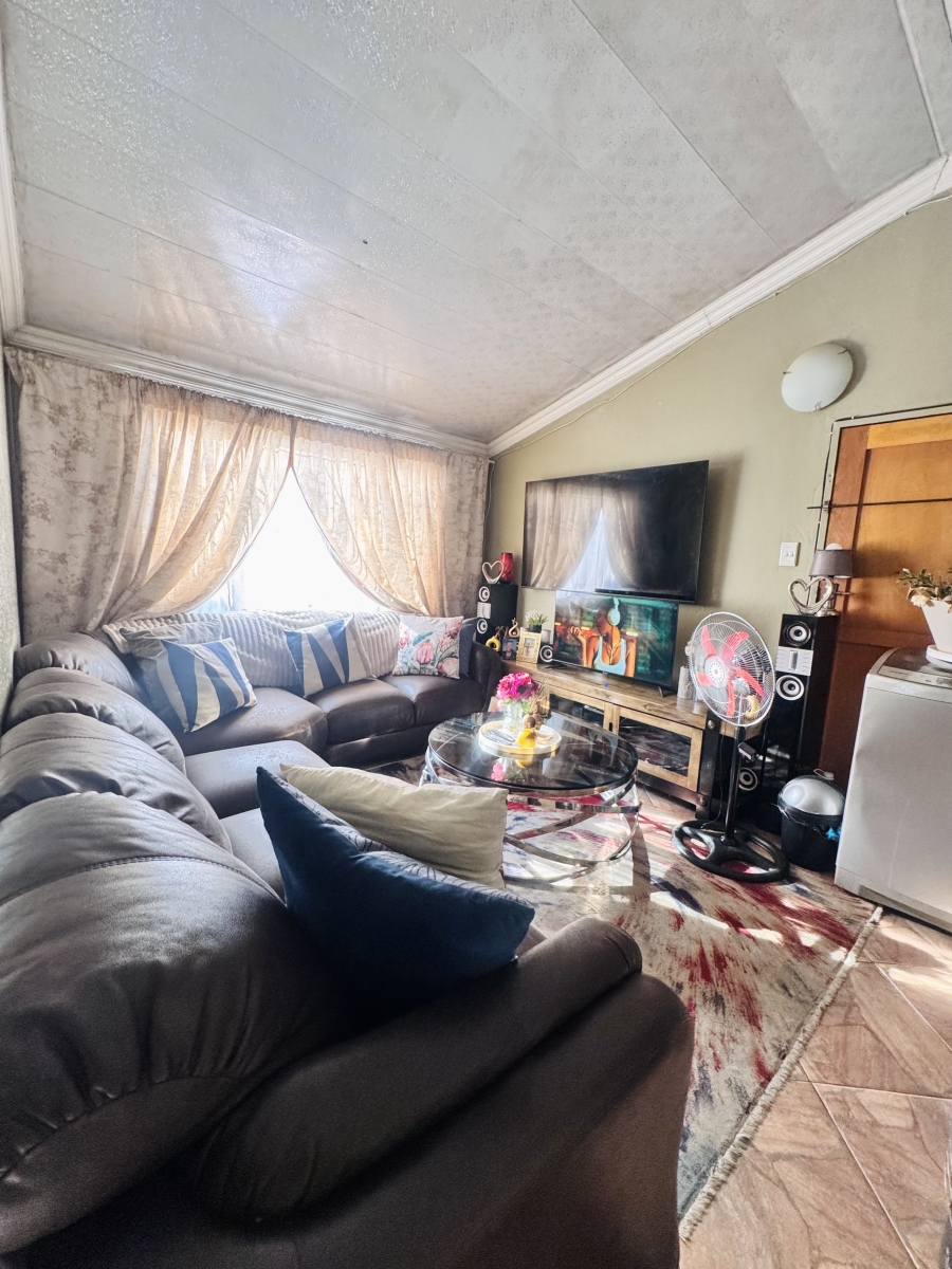 2 Bedroom Property for Sale in Kwaguqa Ext 4 Mpumalanga