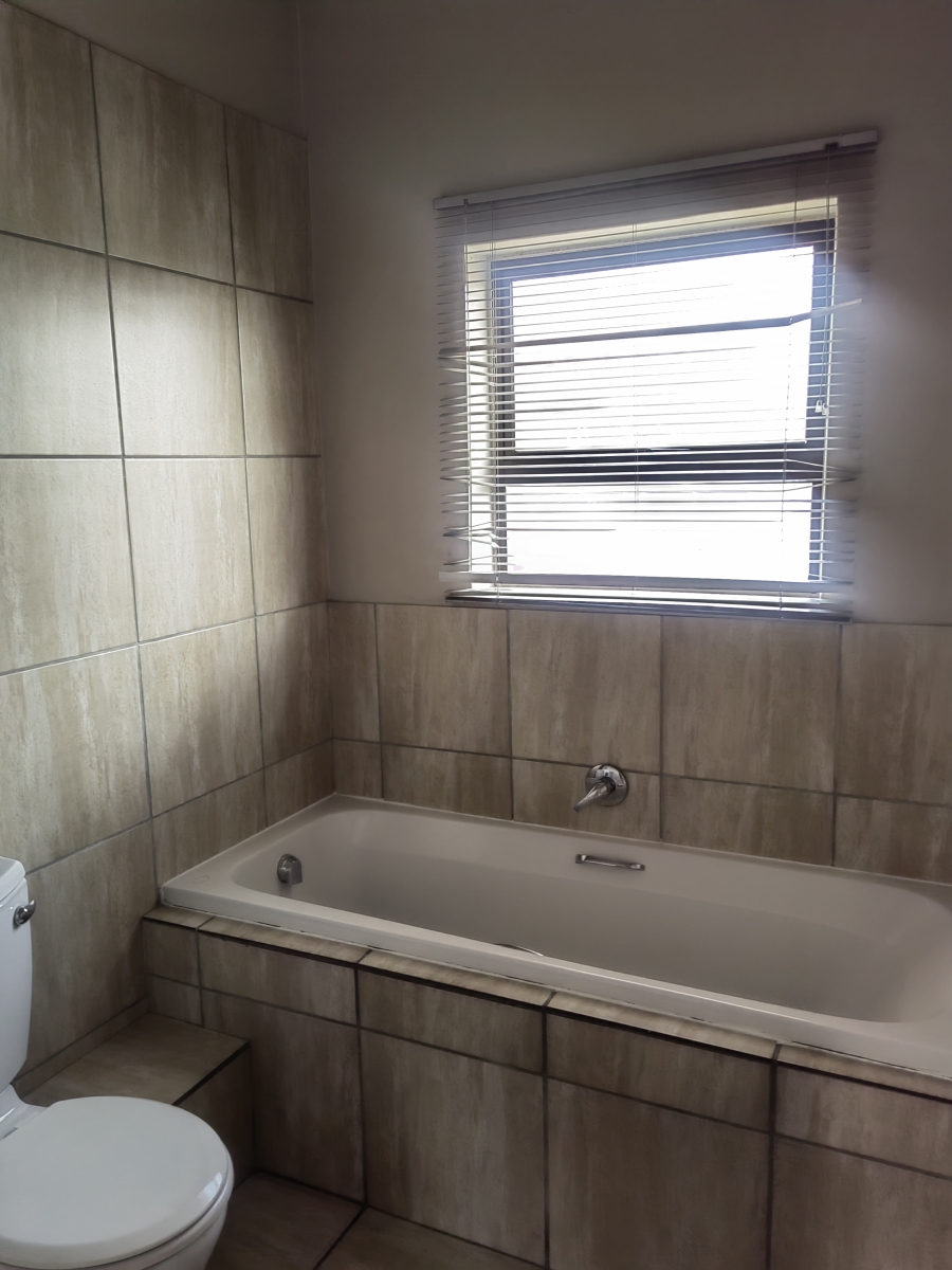 To Let 2 Bedroom Property for Rent in Terra Nova Mpumalanga