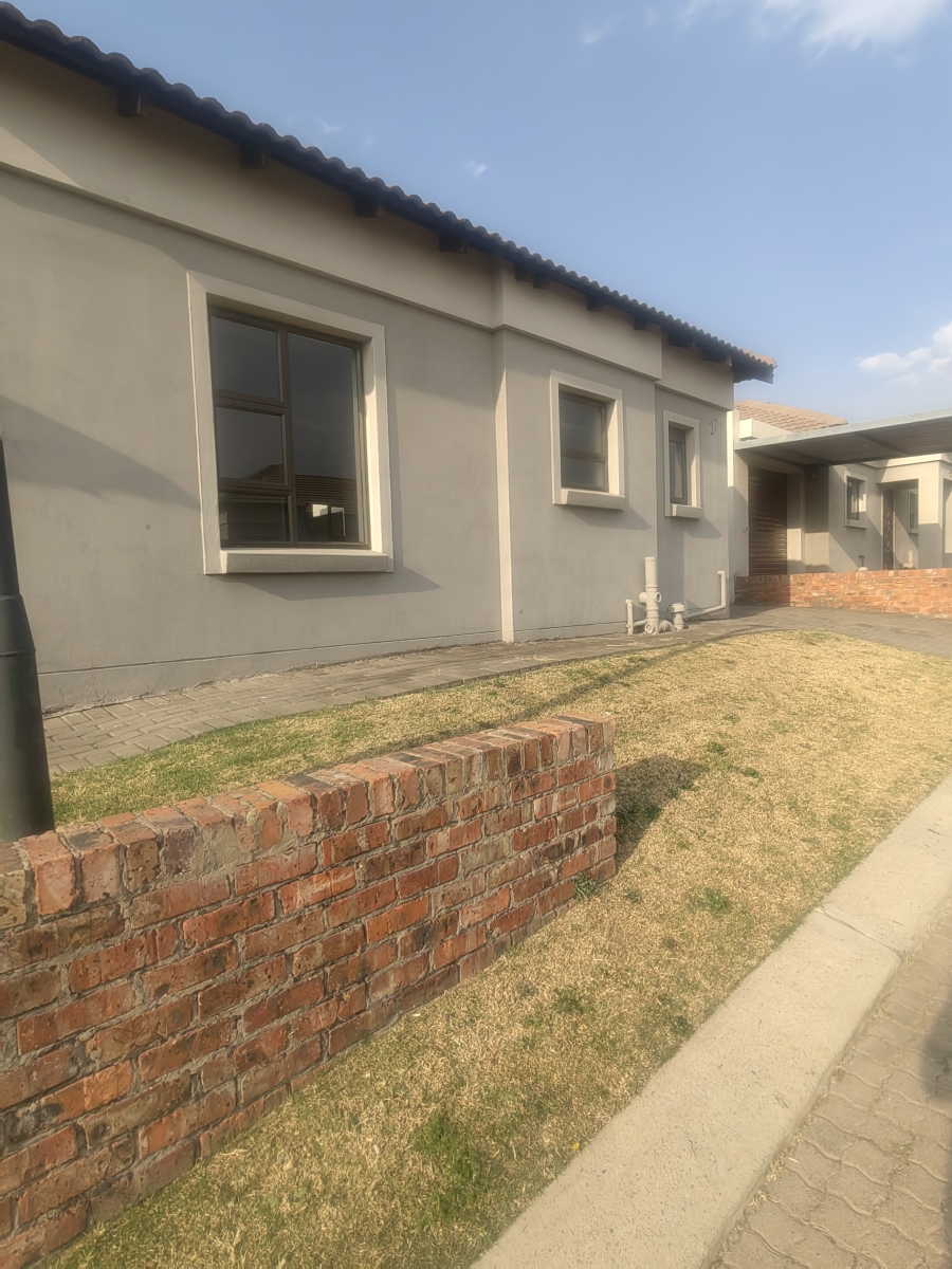 To Let 2 Bedroom Property for Rent in Terra Nova Mpumalanga