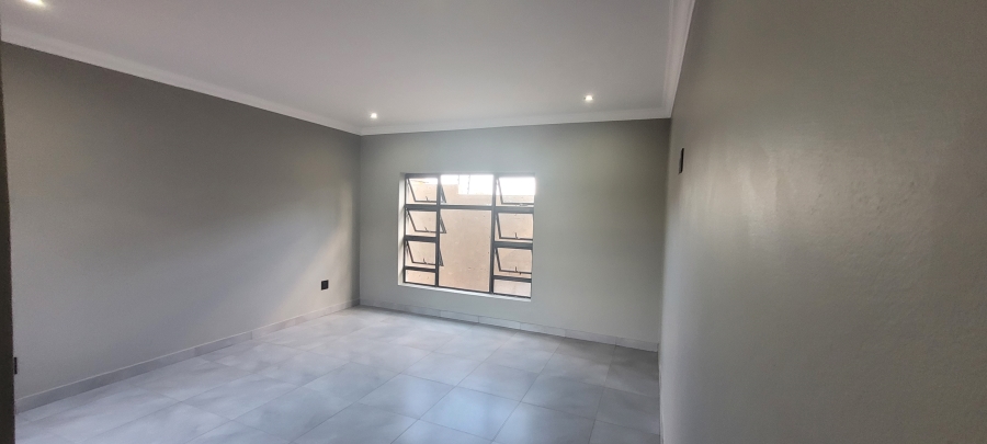 4 Bedroom Property for Sale in Aerorand Mpumalanga