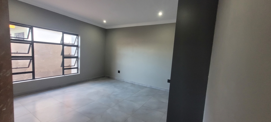 4 Bedroom Property for Sale in Aerorand Mpumalanga
