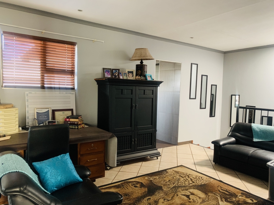 5 Bedroom Property for Sale in Aerorand Mpumalanga
