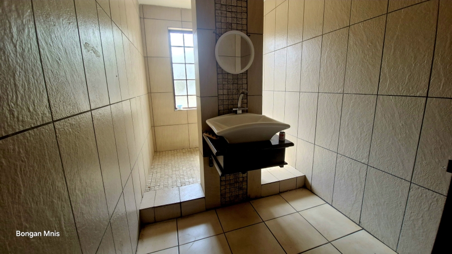 4 Bedroom Property for Sale in Golden Mile Mpumalanga