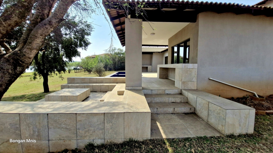 4 Bedroom Property for Sale in Golden Mile Mpumalanga