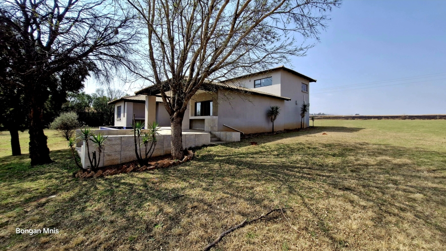 4 Bedroom Property for Sale in Golden Mile Mpumalanga