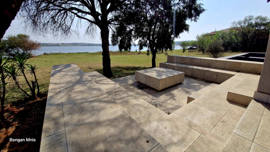 4 Bedroom Property for Sale in Golden Mile Mpumalanga