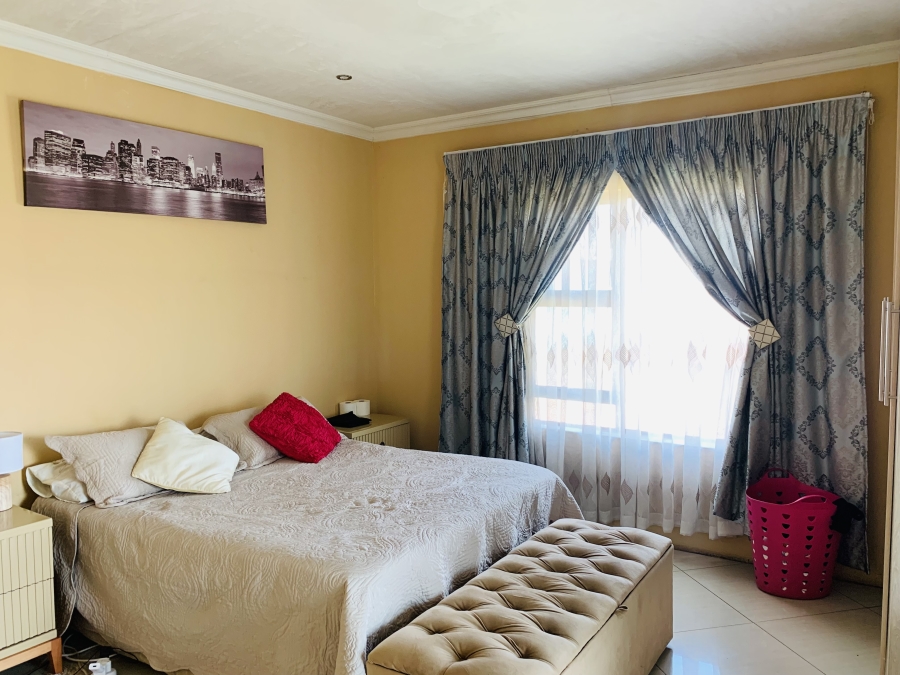 5 Bedroom Property for Sale in Aerorand Mpumalanga