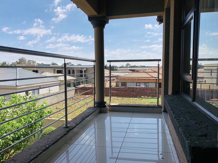 5 Bedroom Property for Sale in Aerorand Mpumalanga