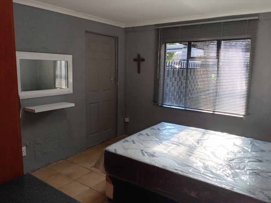 To Let 1 Bedroom Property for Rent in Cosmosrand Mpumalanga