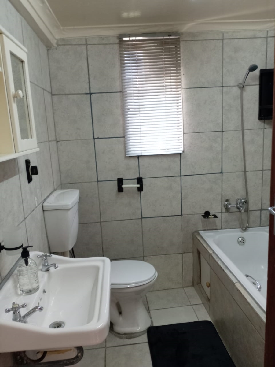 To Let 1 Bedroom Property for Rent in Cosmosrand Mpumalanga