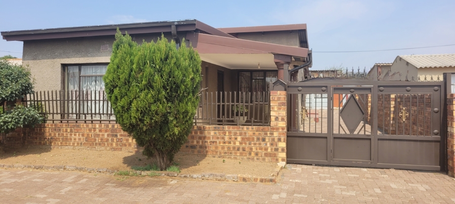 2 Bedroom Property for Sale in Mhluzi Mpumalanga