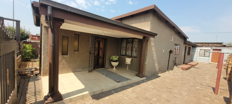 2 Bedroom Property for Sale in Mhluzi Mpumalanga