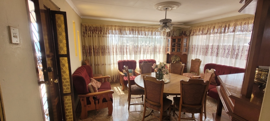 2 Bedroom Property for Sale in Mhluzi Mpumalanga