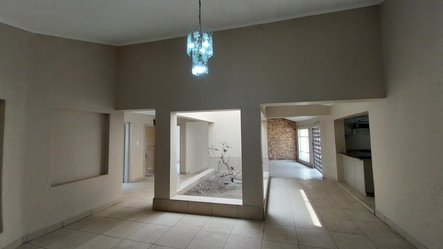 5 Bedroom Property for Sale in Trichardt Mpumalanga