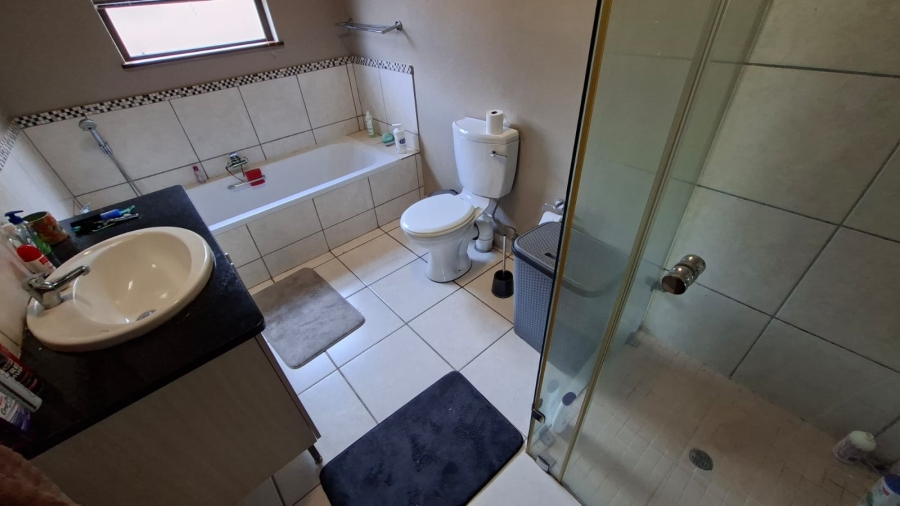 To Let 2 Bedroom Property for Rent in Bateleur Estate Mpumalanga