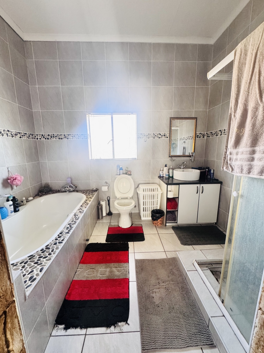 4 Bedroom Property for Sale in Jackaroo A H Mpumalanga
