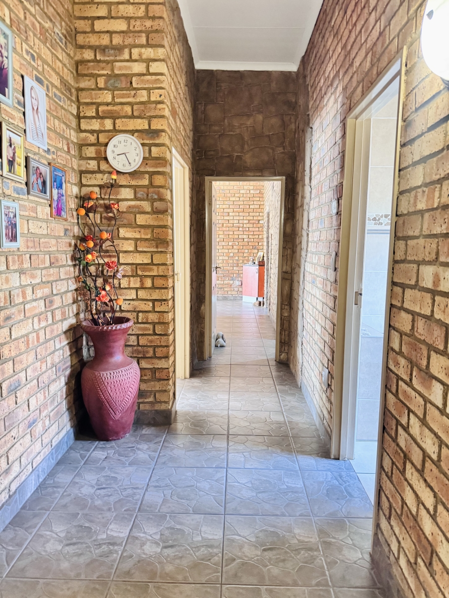 4 Bedroom Property for Sale in Jackaroo A H Mpumalanga