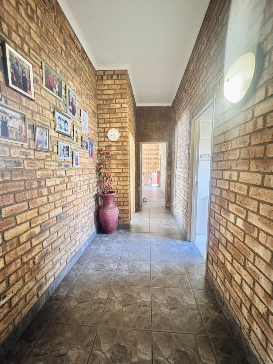 4 Bedroom Property for Sale in Jackaroo A H Mpumalanga
