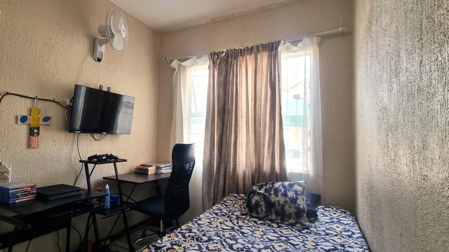 2 Bedroom Property for Sale in West Acres Ext 24 Mpumalanga