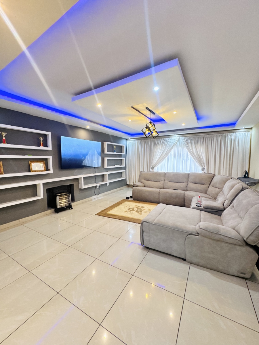 7 Bedroom Property for Sale in Model Park Mpumalanga