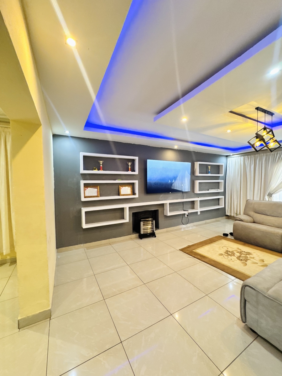 7 Bedroom Property for Sale in Model Park Mpumalanga