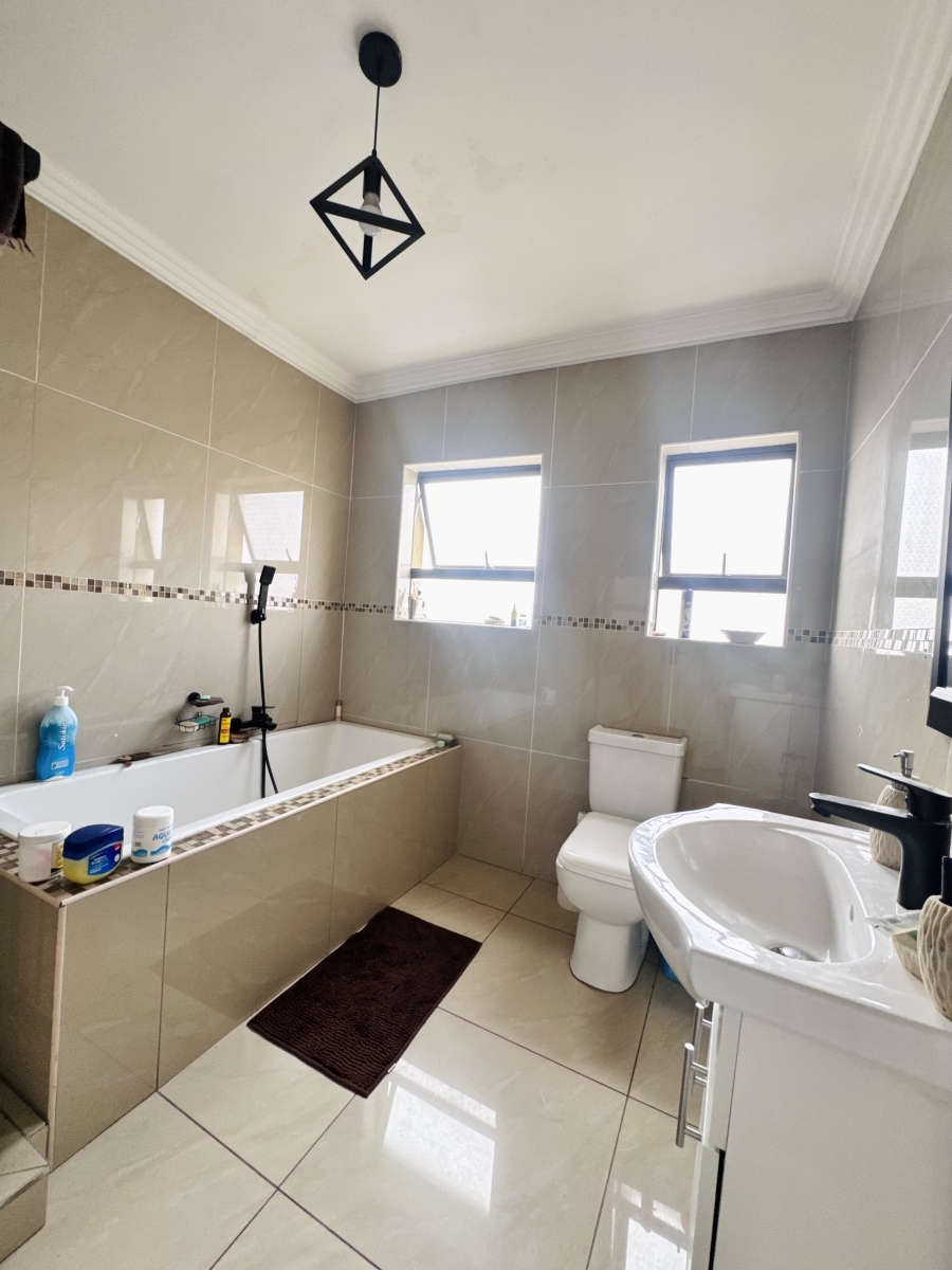 7 Bedroom Property for Sale in Model Park Mpumalanga