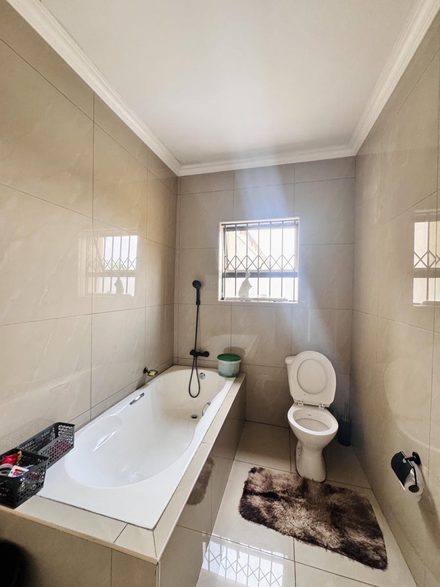 7 Bedroom Property for Sale in Model Park Mpumalanga