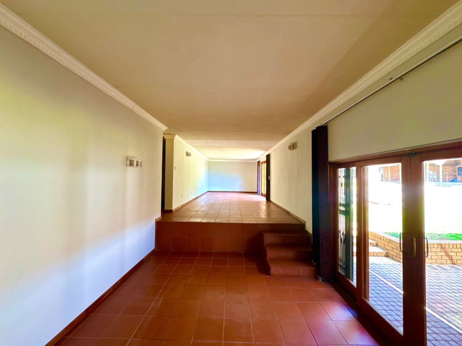 5 Bedroom Property for Sale in Ben Fleur Mpumalanga