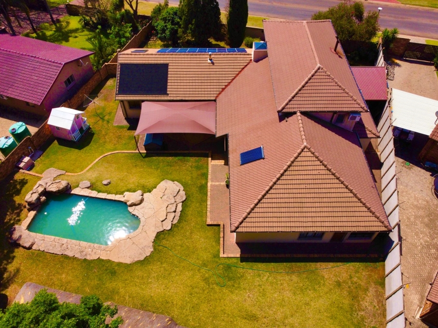 5 Bedroom Property for Sale in Ben Fleur Mpumalanga