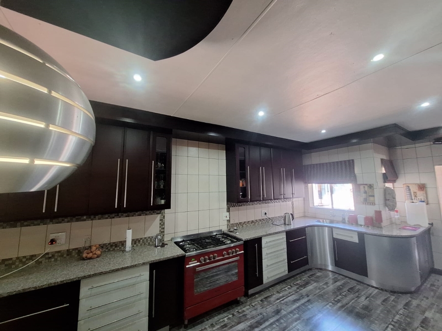 4 Bedroom Property for Sale in Aerorand Mpumalanga
