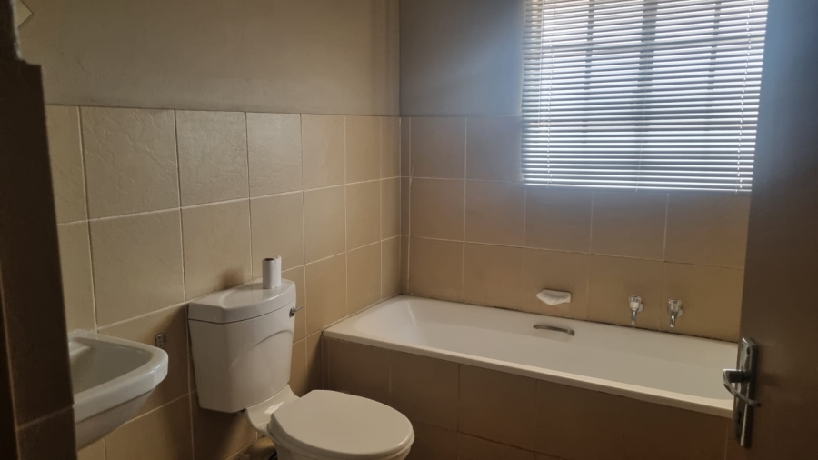 To Let 2 Bedroom Property for Rent in Model Park Mpumalanga