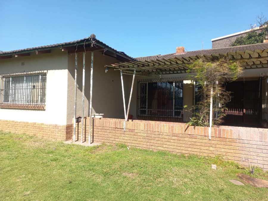 4 Bedroom Property for Sale in Witbank Ext 5 Mpumalanga