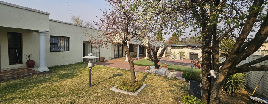 13 Bedroom Property for Sale in Witbank Ext 8 Mpumalanga