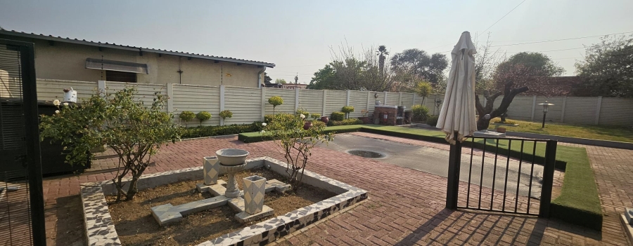 13 Bedroom Property for Sale in Witbank Ext 8 Mpumalanga