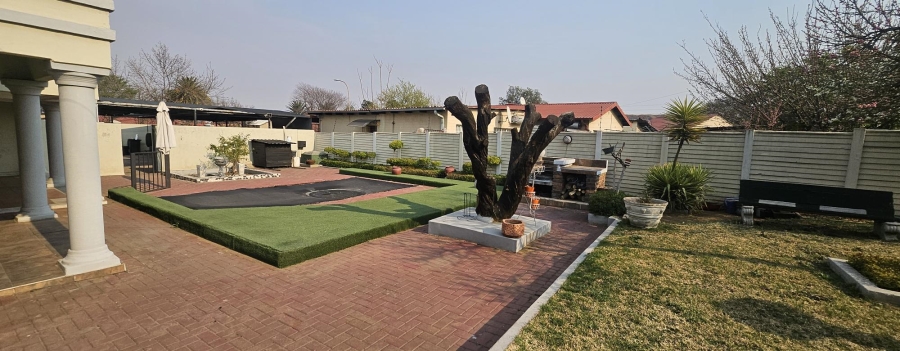 13 Bedroom Property for Sale in Witbank Ext 8 Mpumalanga