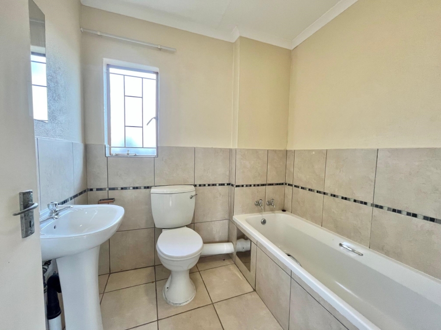 To Let 2 Bedroom Property for Rent in Karino Mpumalanga