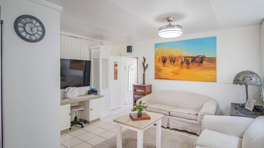 8 Bedroom Property for Sale in Colts Hill Mpumalanga