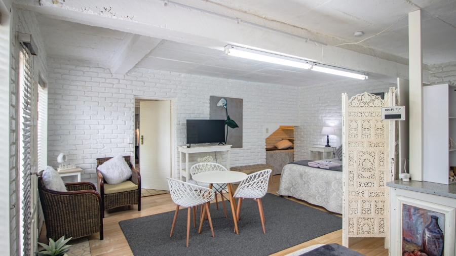 8 Bedroom Property for Sale in Colts Hill Mpumalanga