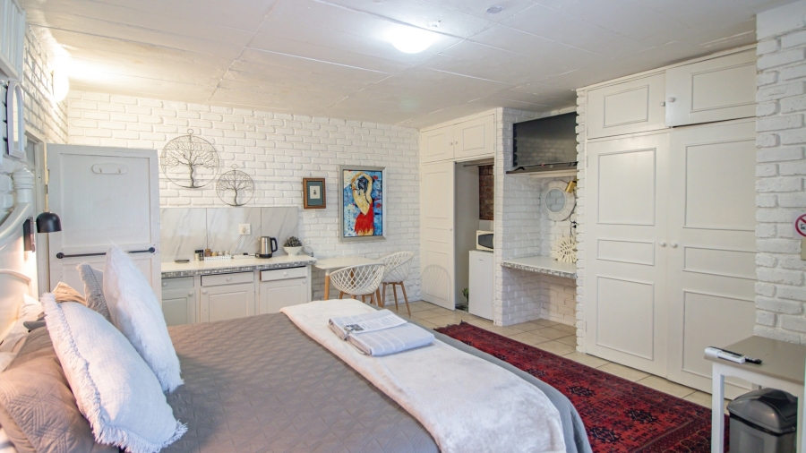 8 Bedroom Property for Sale in Colts Hill Mpumalanga